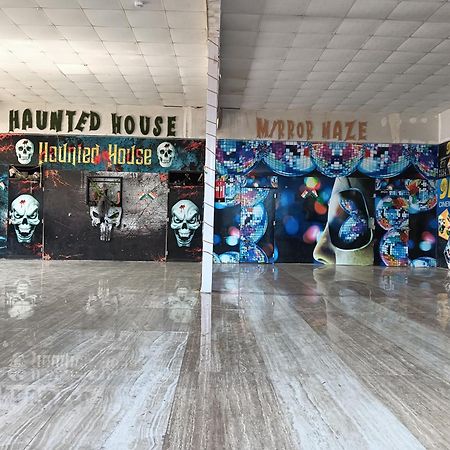 Hotel Krishna Fun Land Mathura Zewnętrze zdjęcie