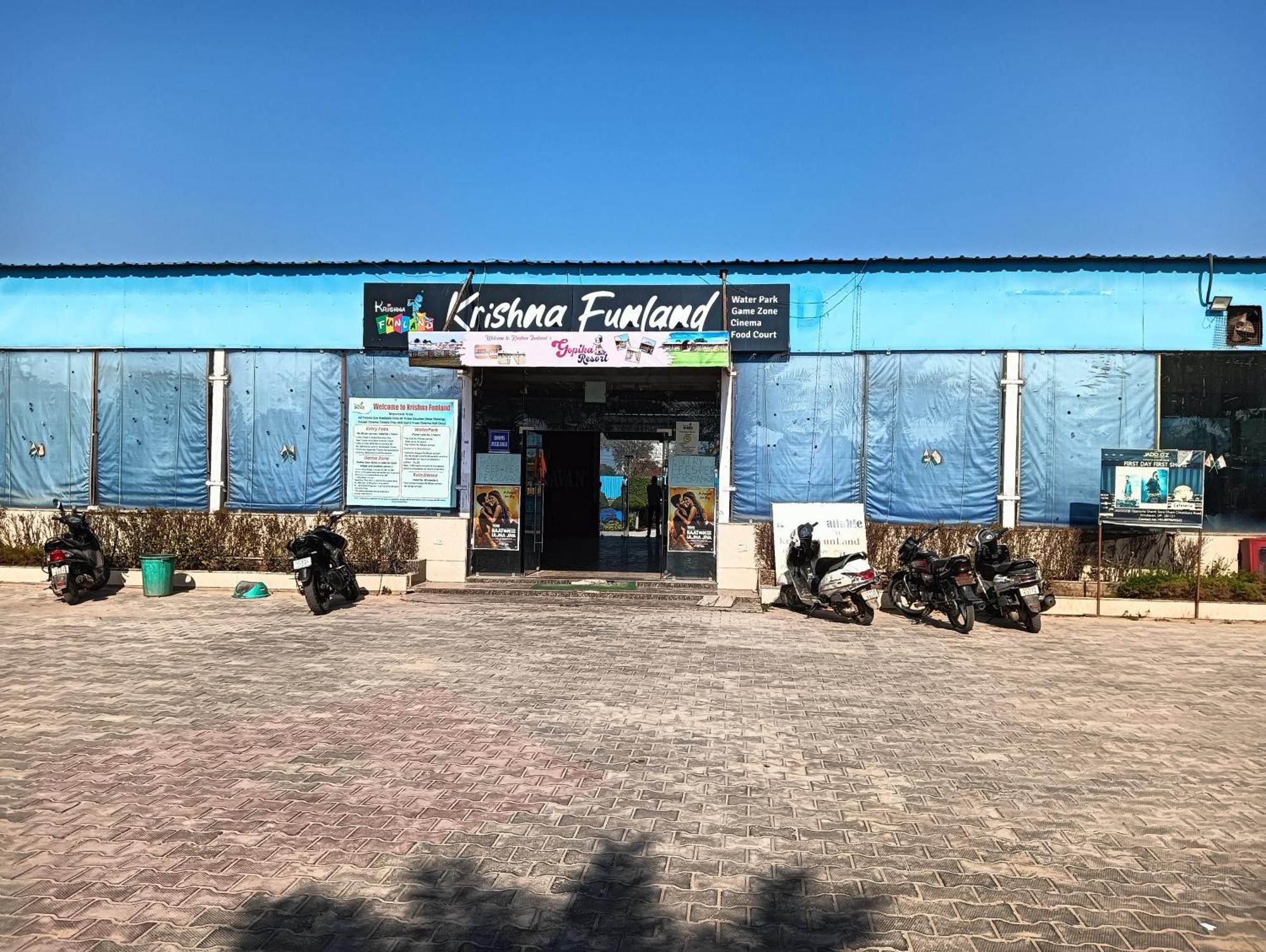 Hotel Krishna Fun Land Mathura Zewnętrze zdjęcie