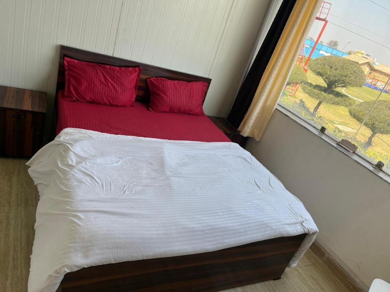Hotel Krishna Fun Land Mathura Pokój zdjęcie
